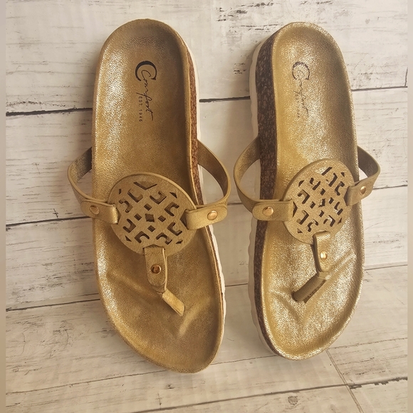 C Comfort Gold Shimmer Metallic Slip on Sandals Cork Trim Strappy Size 7 - Picture 7 of 10